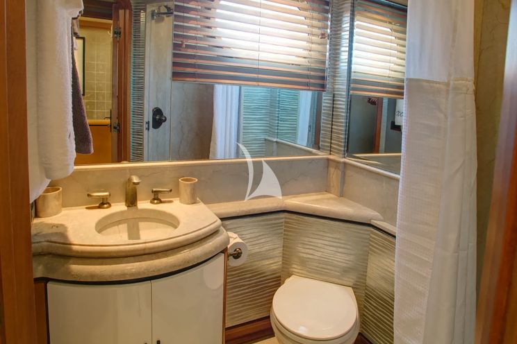 Charter Yacht XOXO - Intermarine 118 - 5 Cabins - Nassau - Exumas - Bahamas