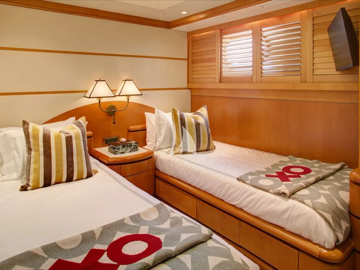 XOXO Intermarine 118 - twin cabin XOXO Intermarine 118 - twin cabin
