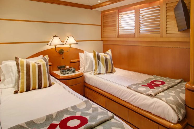 Charter Yacht XOXO - Intermarine 118 - 5 Cabins - Nassau - Exumas - Bahamas