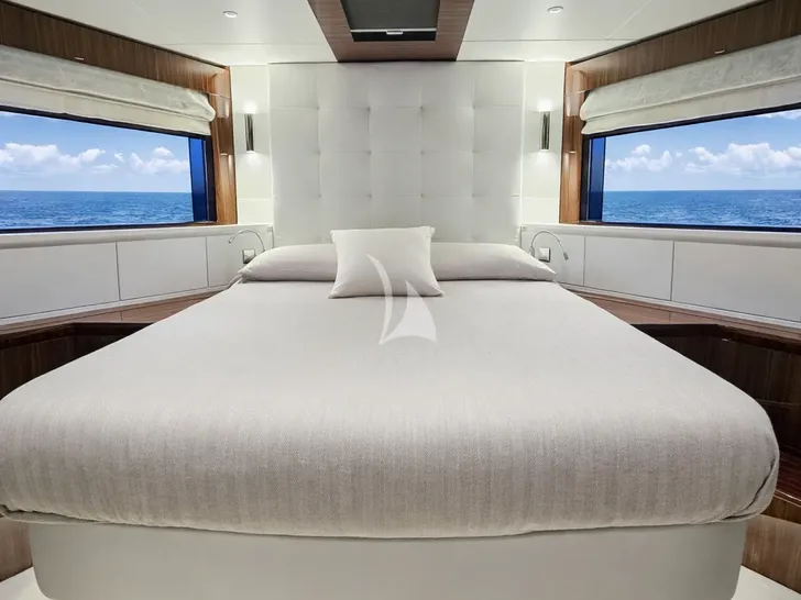 X SEVEN Riva Diva 82 - VIP cabin X SEVEN Riva Diva 82 - VIP cabin