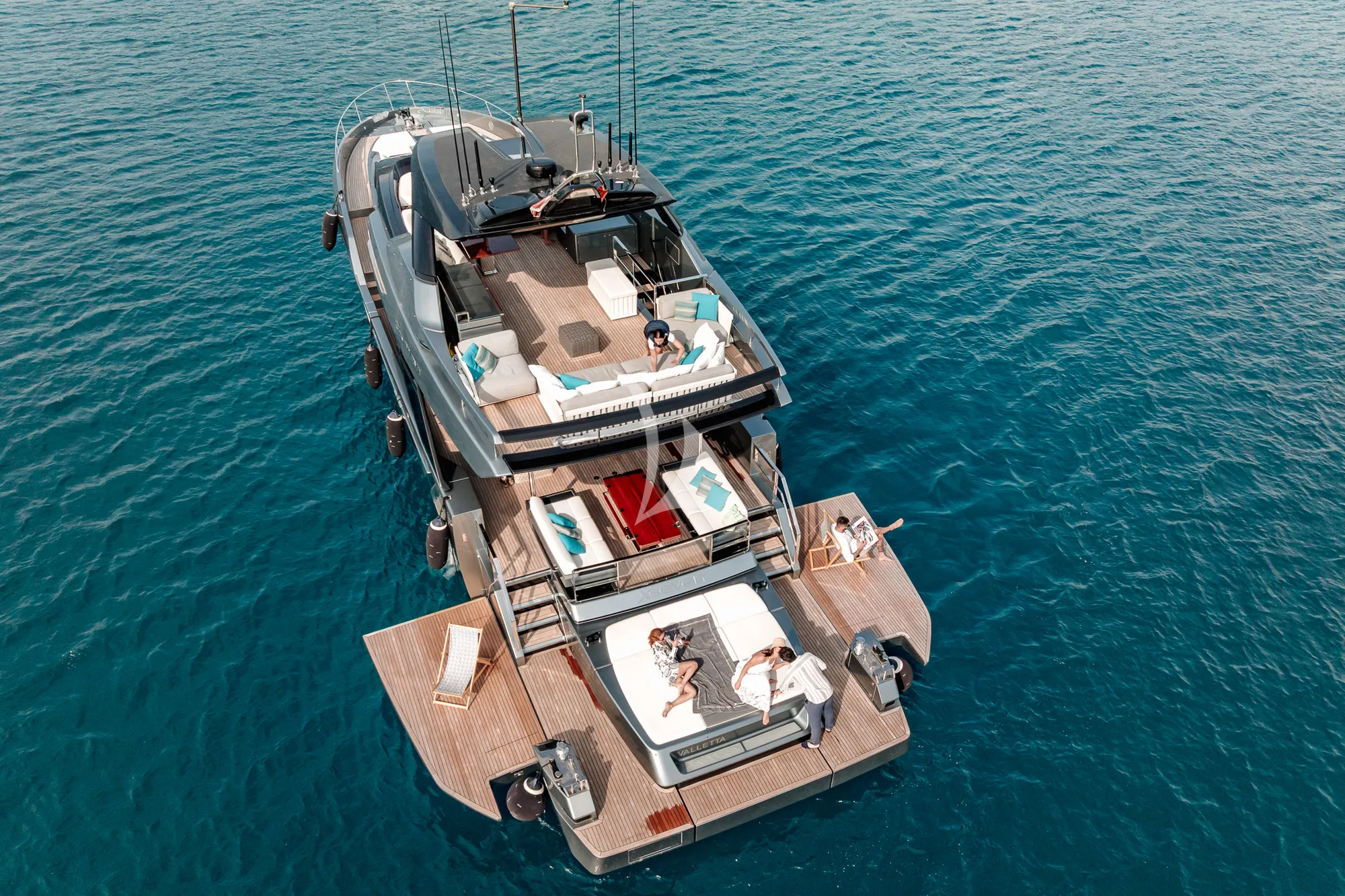 X SEVEN Riva Diva 82 - aerial aft shot