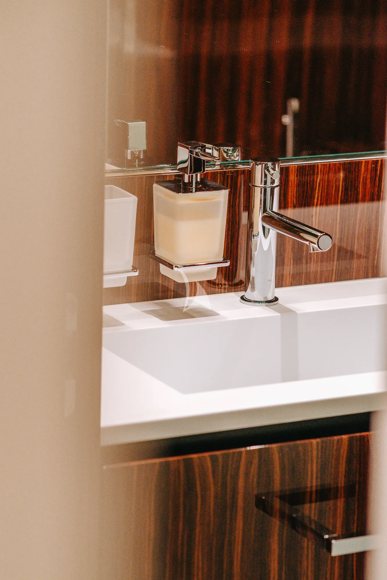 X SEVEN Riva Diva 82 - cabin bathroom