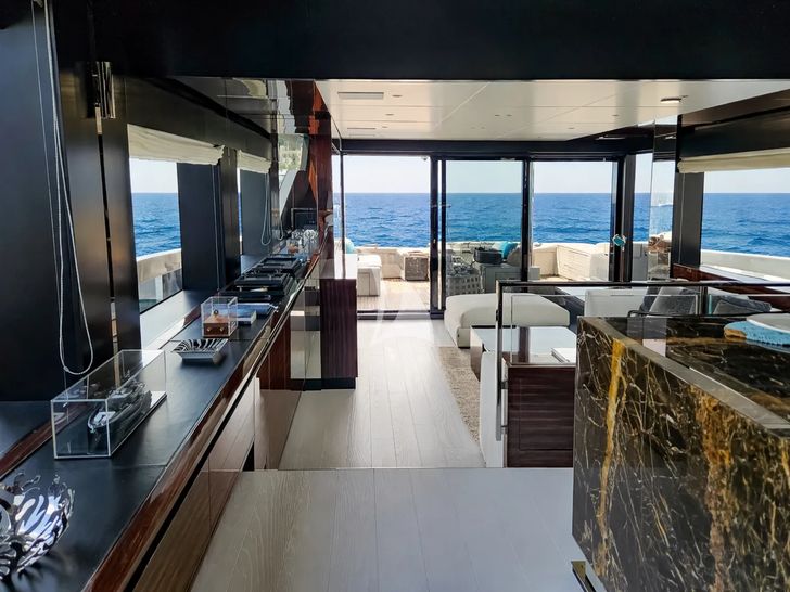 X SEVEN Riva Diva 82 - main saloon X SEVEN Riva Diva 82 - main saloon