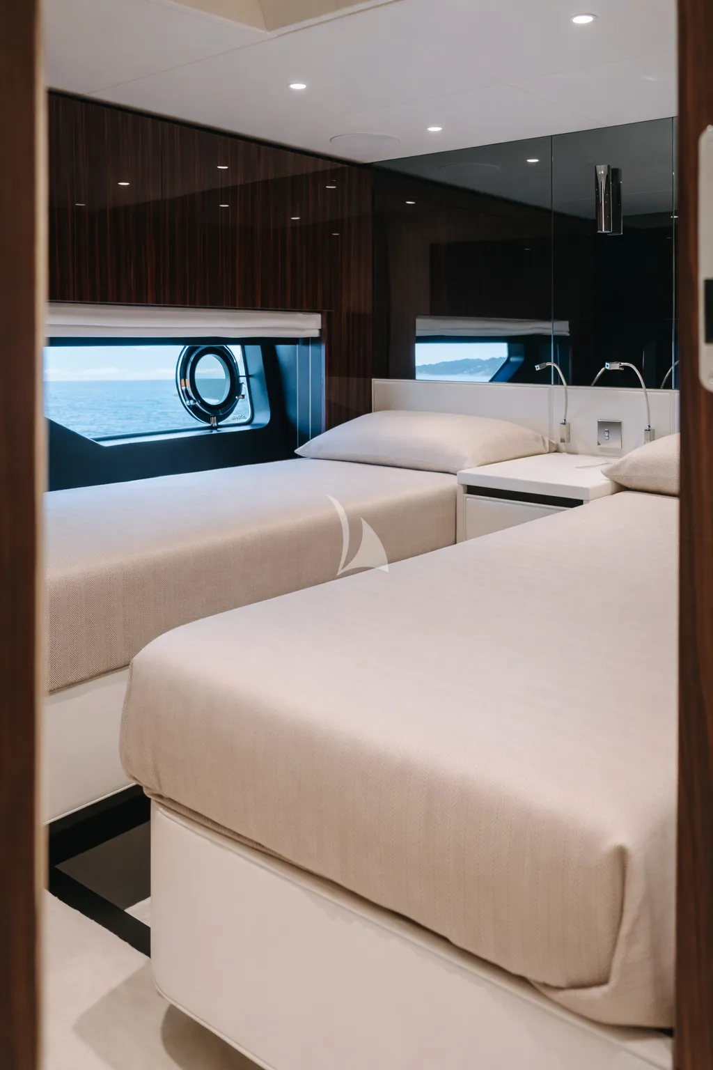 X SEVEN Riva Diva 82 - twin cabin 1