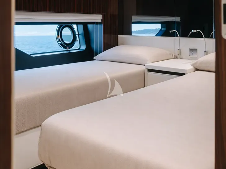 X SEVEN Riva Diva 82 - twin cabin 1 X SEVEN Riva Diva 82 - twin cabin 1