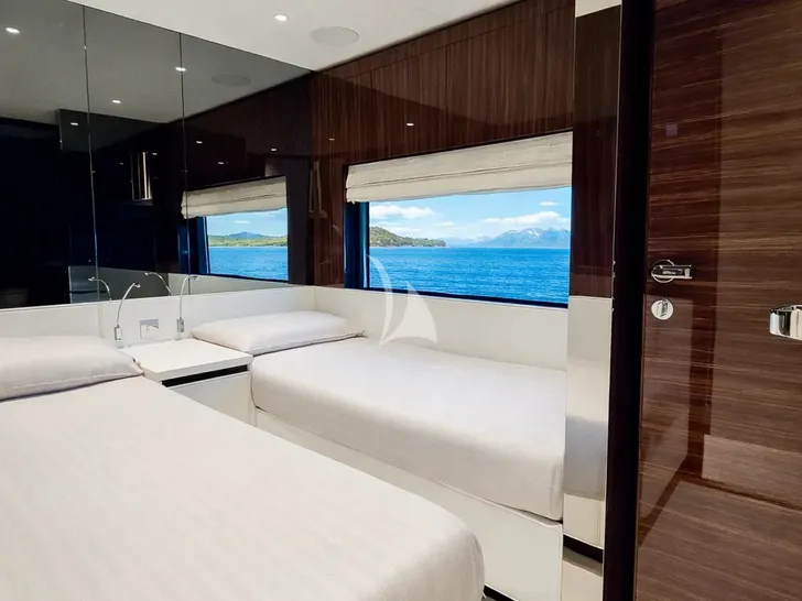 X SEVEN Riva Diva 82 - twin cabin 2 X SEVEN Riva Diva 82 - twin cabin 2