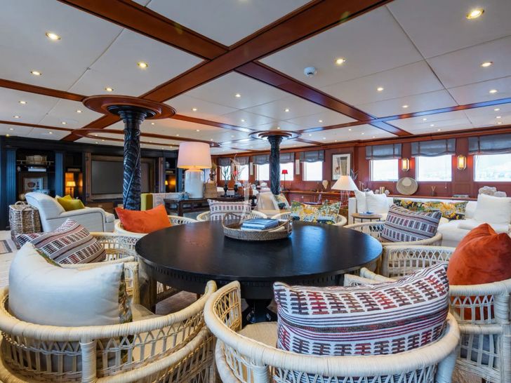 YAZZ Aegean Custom Sailing Yacht 55m - dining area YAZZ Aegean Custom Sailing Yacht 55m - dining area