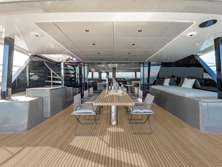 YLIME Sunreef 60 - aft deck YLIME Sunreef 60 - aft deck