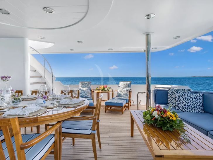 YOLO Westport 130 - aft deck alfresco dining area and seating area YOLO Westport 130 - aft deck alfresco dining area and seating area