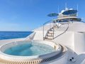 YOLO Westport 130 - foredeck jacuzzi YOLO Westport 130 - foredeck jacuzzi