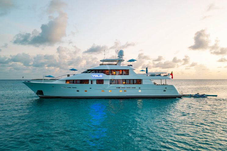 Charter Yacht YOLO - Westport 130 - 5 Cabins - Nassau - Exumas - Bahamas