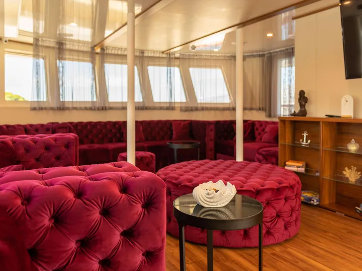 YOLO Odisej 48m - sky lounge YOLO Odisej 48m - sky lounge