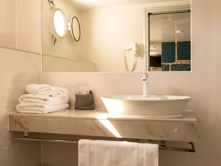 YOLO Odisej 48m - twin cabin bathroom YOLO Odisej 48m - twin cabin bathroom