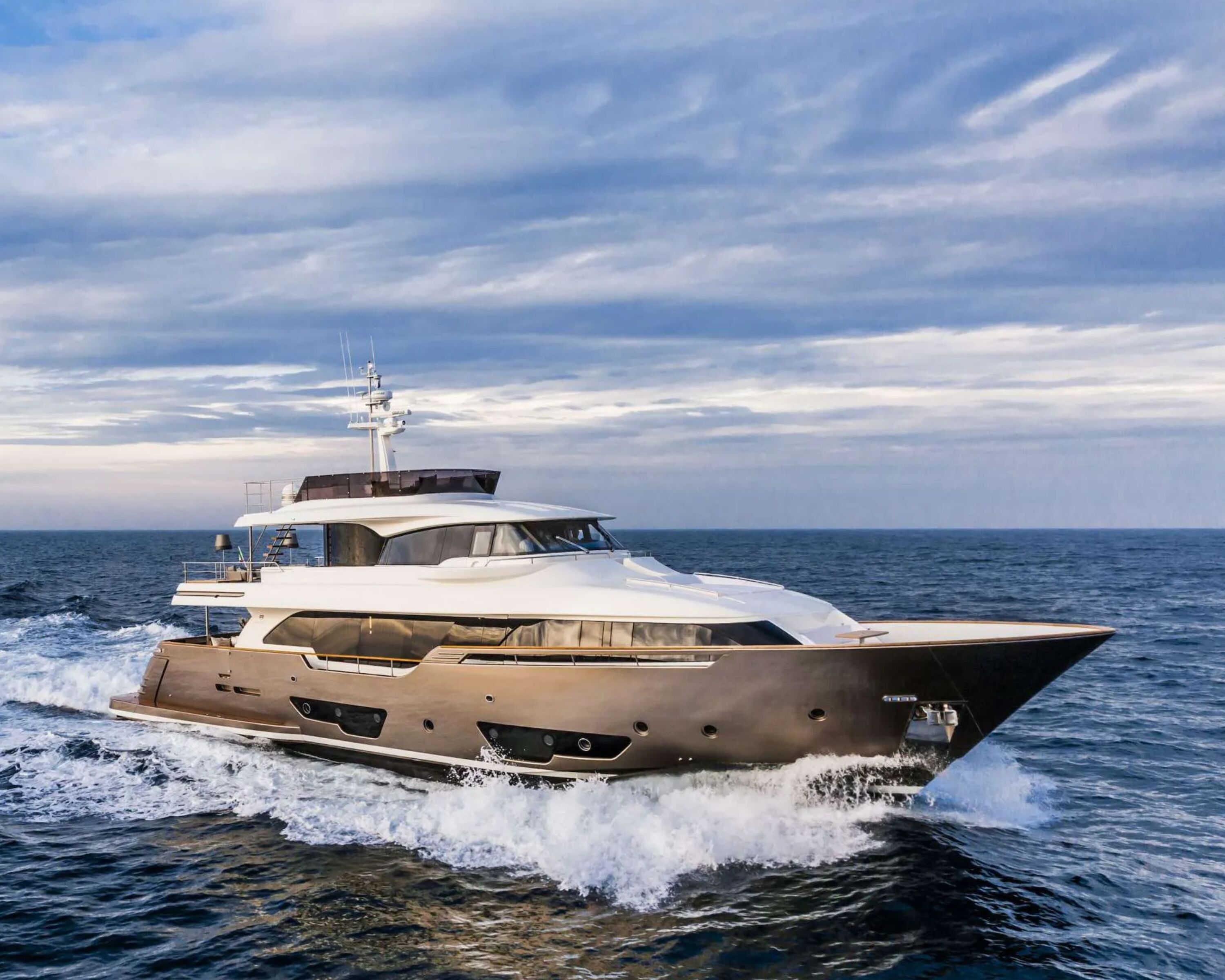 Charter Yacht YVONNE - Ferretti Custom Line Navetta 28 - 5 Cabins - Monaco - Antibes - Cannes - St Tropez