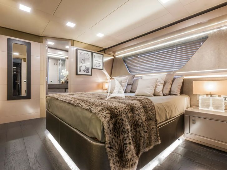 YVONNE Ferretti Custom Line Navetta 28 - master cabin other angle YVONNE Ferretti Custom Line Navetta 28 - master cabin other angle