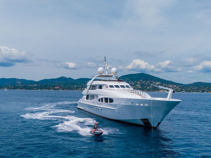 LUISA Heesen 4700 - anchored with the jet ski LUISA Heesen 4700 - anchored with the jet ski