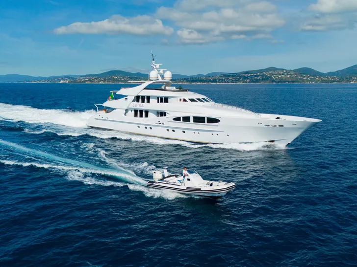 LUISA Heesen 4700 - cruising with the tender LUISA Heesen 4700 - cruising with the tender