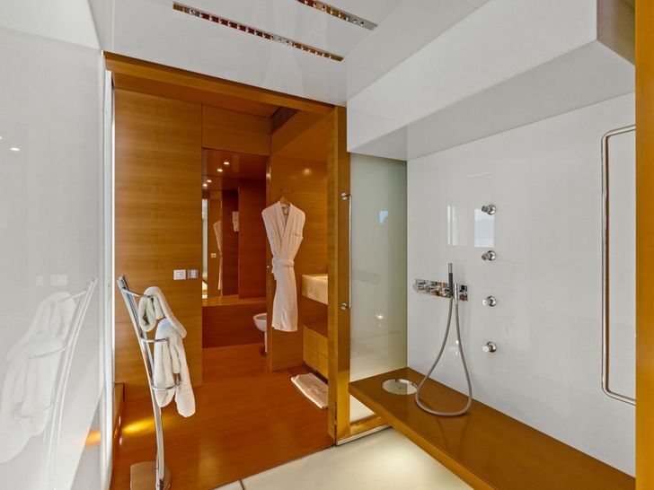 LUISA Heesen 4700 - master cabin closet and bathroom LUISA Heesen 4700 - master cabin closet and bathroom