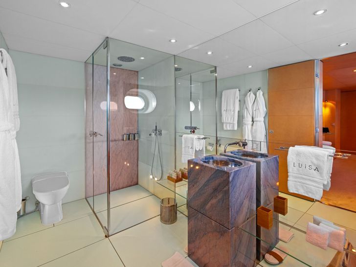 LUISA Heesen 4700 - VIP cabin bathroom LUISA Heesen 4700 - VIP cabin bathroom