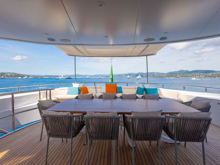 LUISA Heesen 4700 - sky deck aft dining area LUISA Heesen 4700 - sky deck aft dining area