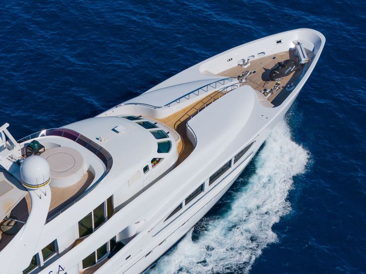 LUISA Heesen 4700 - foredeck LUISA Heesen 4700 - foredeck