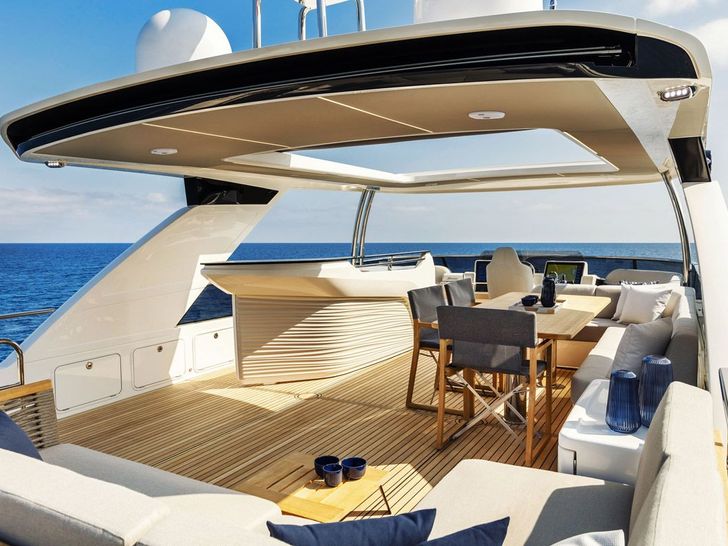 LEGEND II Absolute Navetta 68 - flybridge LEGEND II Absolute Navetta 68 - flybridge