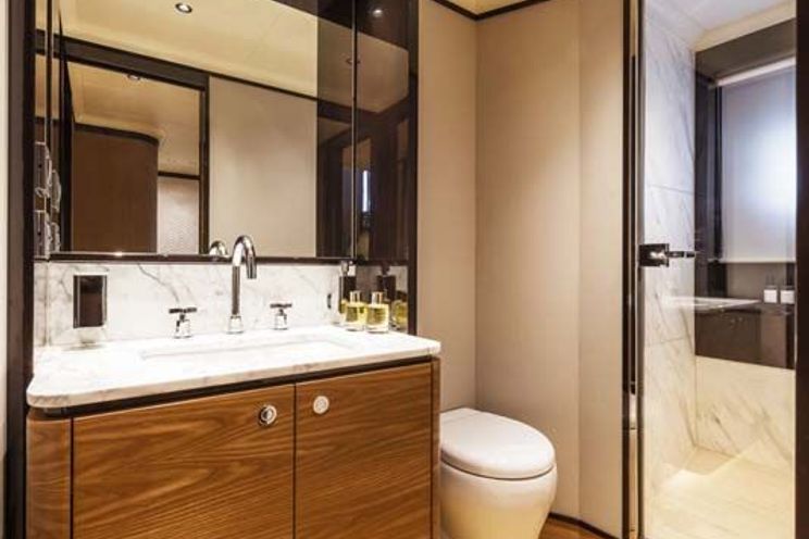 Charter Yacht LEGEND II - Absolute Navetta 68 - 4 Cabins - Cannes - Nice - Monaco - St Tropez - French Riviera