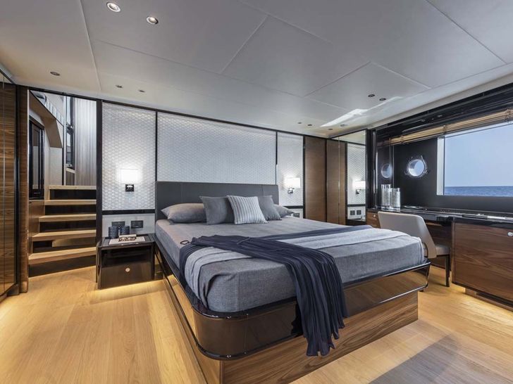 LEGEND II Absolute Navetta 68 - master cabin LEGEND II Absolute Navetta 68 - master cabin