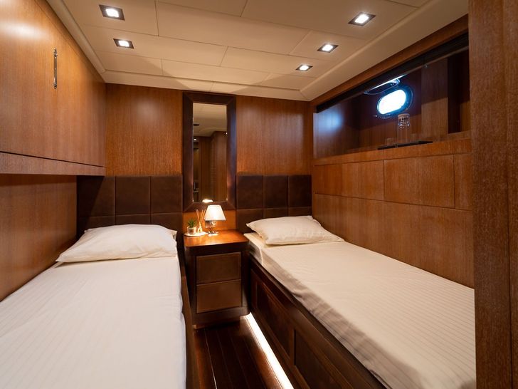 LA DIGUE Mangusta 92 - twin cabin LA DIGUE Mangusta 92 - twin cabin