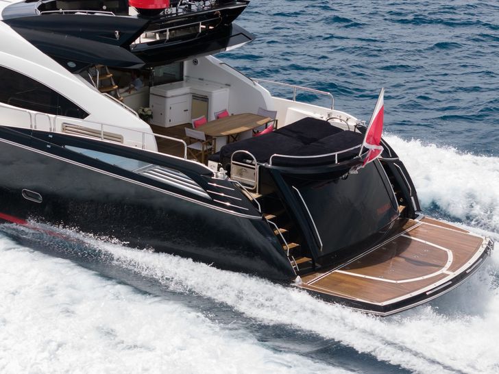 PALUMBA Sunseeker Predator 84 - cruising aft view PALUMBA Sunseeker Predator 84 - cruising aft view