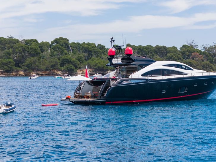 PALUMBA Sunseeker Predator 84 - anchored PALUMBA Sunseeker Predator 84 - anchored