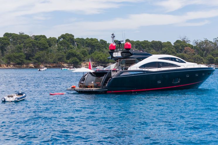 Charter Yacht PALUMBA - Sunseeker Predator 84 - 4 Cabins - Cannes - St Tropez - Nice- Antibes - French Riviera - Monaco