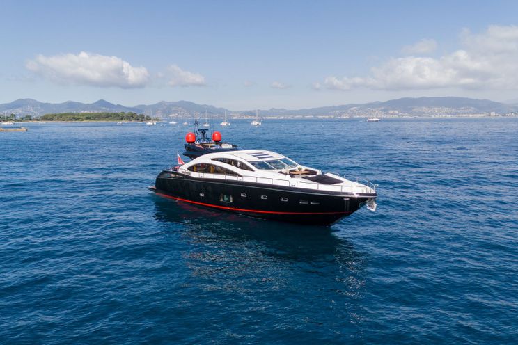 Charter Yacht PALUMBA - Sunseeker Predator 84 - 4 Cabins - Cannes - St Tropez - Nice- Antibes - French Riviera - Monaco