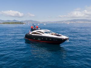 PALUMBA - Sunseeker Predator 84 - 4 Cabins - Cannes - St Tropez - Nice- Antibes - French Riviera - Monaco PALUMBA - Sunseeker Predator 84 - 4 Cabins - Cannes - St Tropez - Nice- Antibes - French Riviera - Monaco