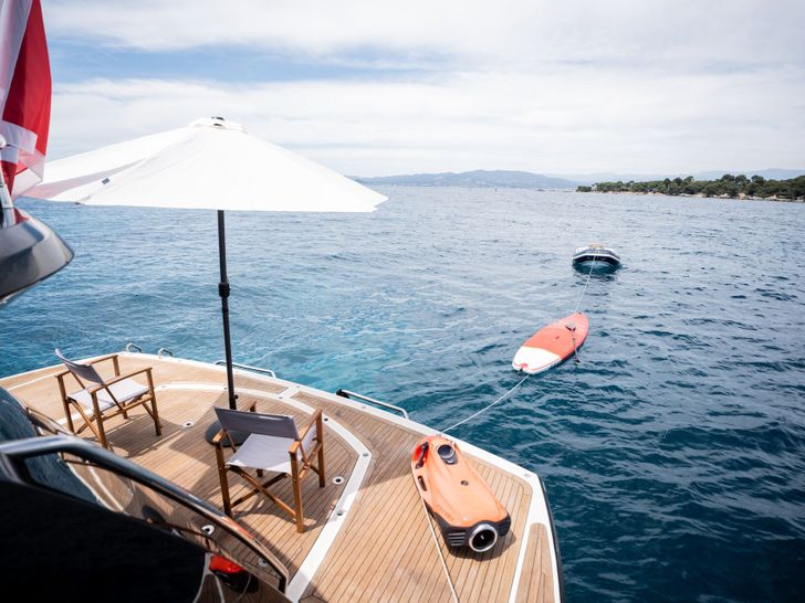 PALUMBA Sunseeker Predator 84 - swim platform with water toys PALUMBA Sunseeker Predator 84 - swim platform with water toys