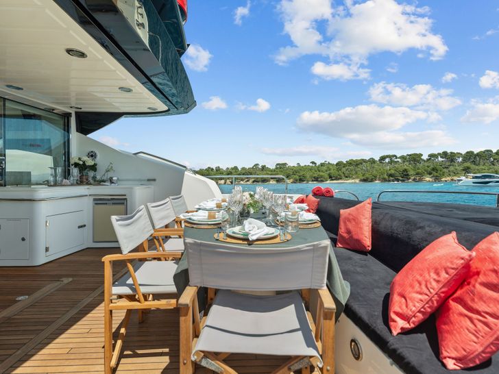 PALUMBA Sunseeker Predator 84 - aft deck seating and dining areas PALUMBA Sunseeker Predator 84 - aft deck seating and dining areas