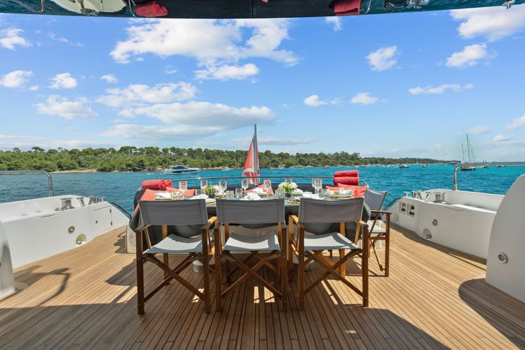 Charter Yacht PALUMBA - Sunseeker Predator 84 - 4 Cabins - Cannes - St Tropez - Nice- Antibes - French Riviera - Monaco