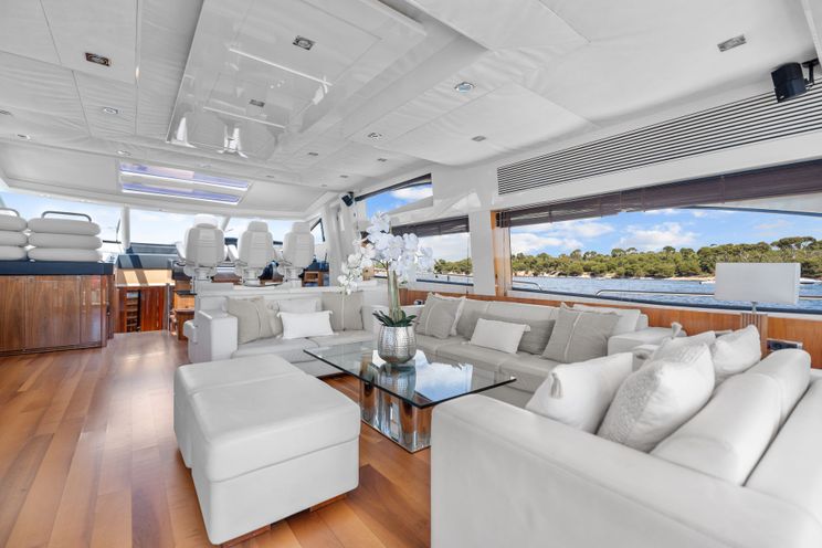 Charter Yacht PALUMBA - Sunseeker Predator 84 - 4 Cabins - Cannes - St Tropez - Nice- Antibes - French Riviera - Monaco