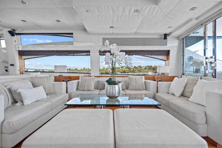 Charter Yacht PALUMBA - Sunseeker Predator 84 - 4 Cabins - Cannes - St Tropez - Nice- Antibes - French Riviera - Monaco