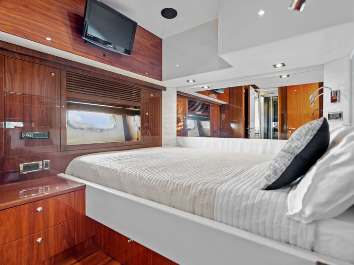 PALUMBA Sunseeker Predator 84 - VIP cabin 2 PALUMBA Sunseeker Predator 84 - VIP cabin 2