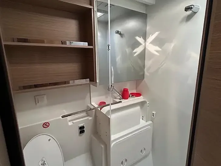 ZEN 2 Green Wave Lagoon 43 - cabin 1 bathroom ZEN 2 Green Wave Lagoon 43 - cabin 1 bathroom