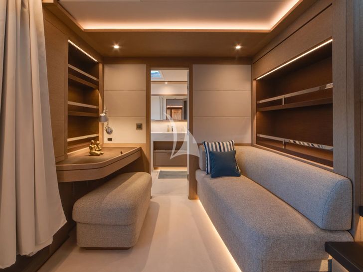 ZENIT Lagoon Seventy 8 - master cabin lounge ZENIT Lagoon Seventy 8 - master cabin lounge