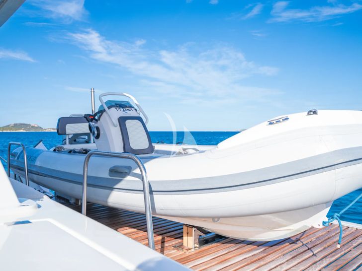 ZENIT Lagoon Seventy 8 - tender ZENIT Lagoon Seventy 8 - tender