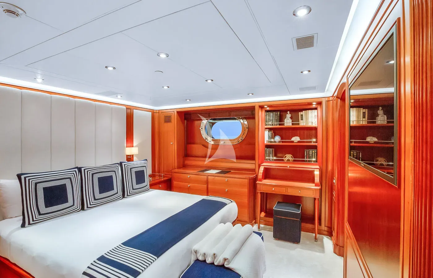 ZENJI Perini Navi 56m - VIP cabin 1