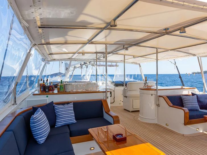 ZENJI Perini Navi 56m - flybridge lounge ZENJI Perini Navi 56m - flybridge lounge