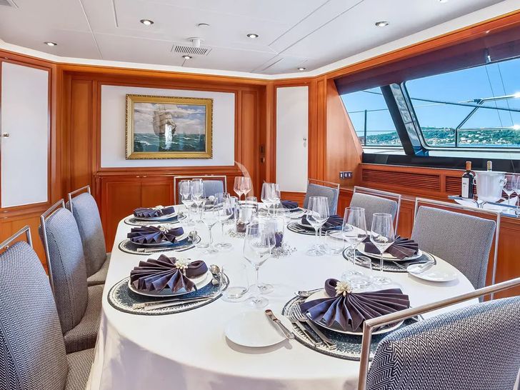 ZENJI Perini Navi 56m - indoor dining set up ZENJI Perini Navi 56m - indoor dining set up