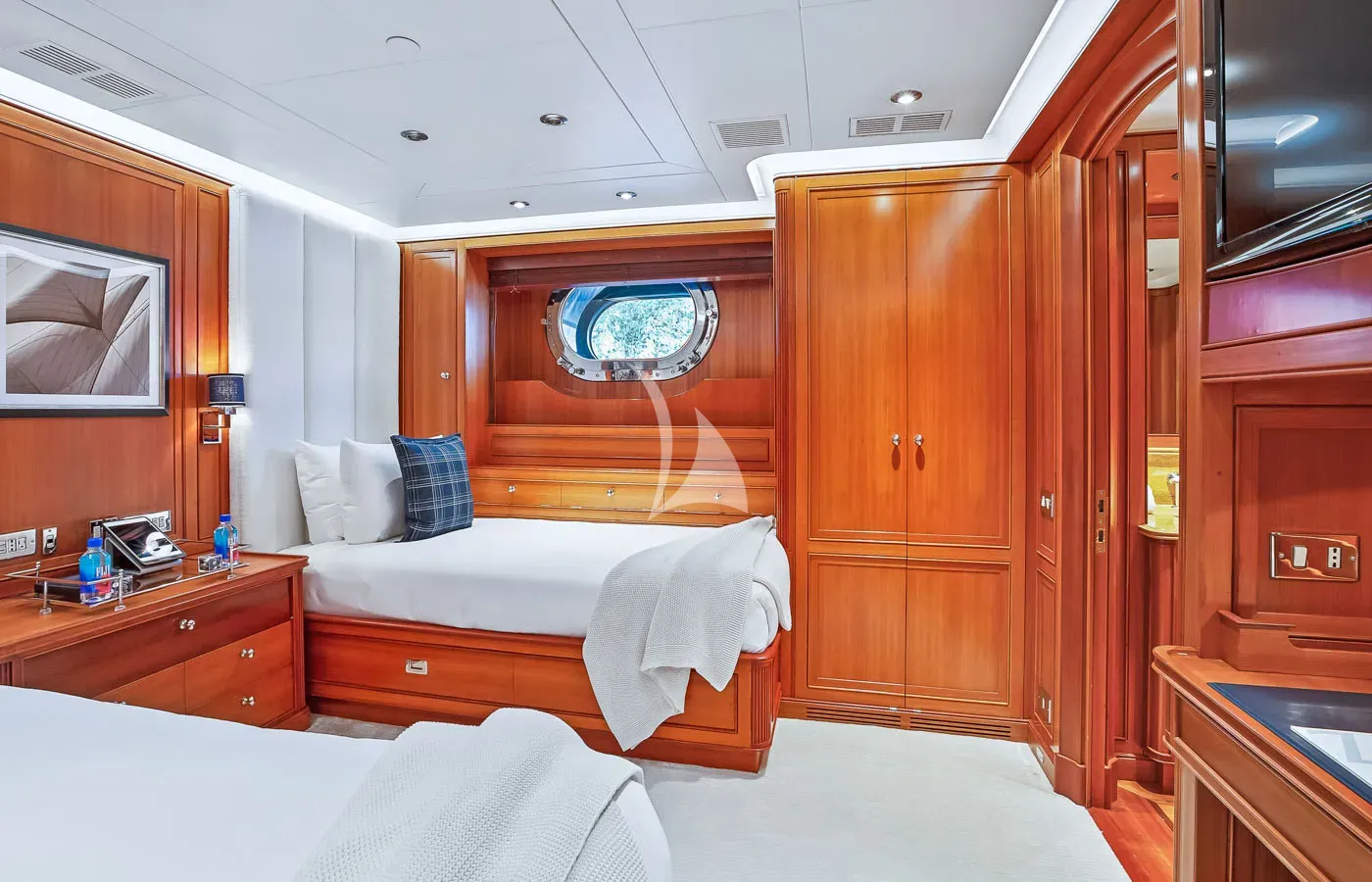 ZENJI Perini Navi 56m - twin cabin