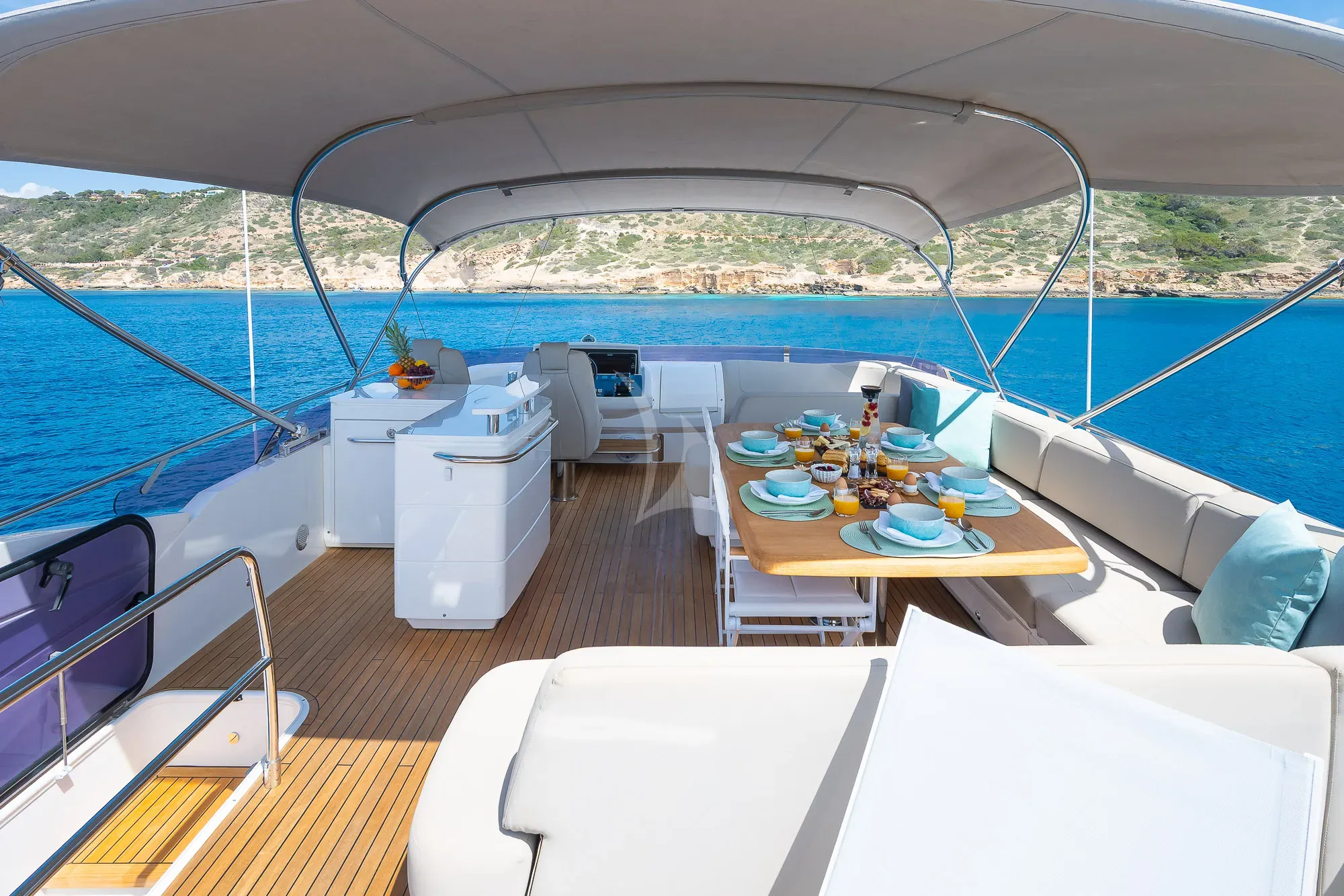 ZEN OF LONDON Princess 68 - flybridge