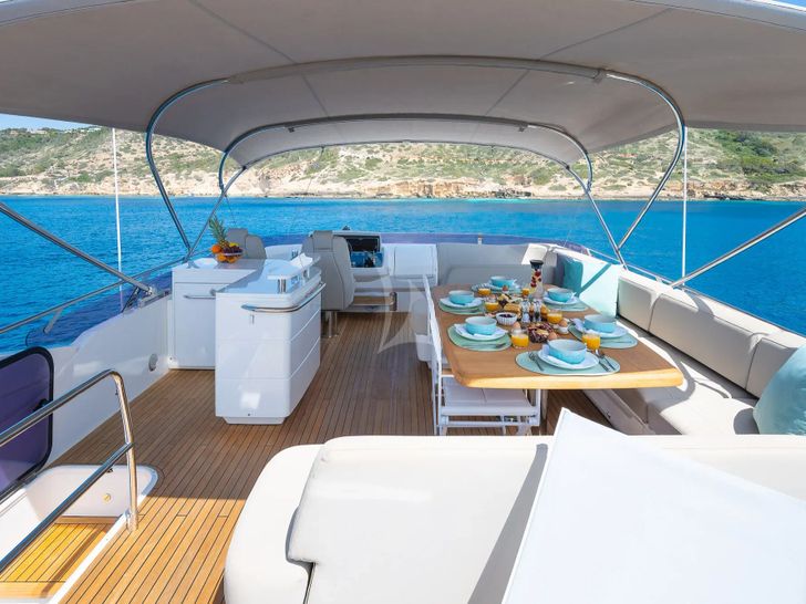 ZEN OF LONDON Princess 68 - flybridge ZEN OF LONDON Princess 68 - flybridge