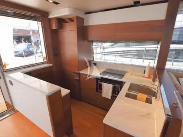 ZEN OF LONDON Princess 68 - galley ZEN OF LONDON Princess 68 - galley